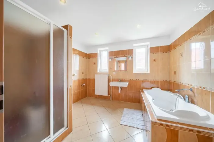 Prodej rodinného domu, Soběkury, 285 m2