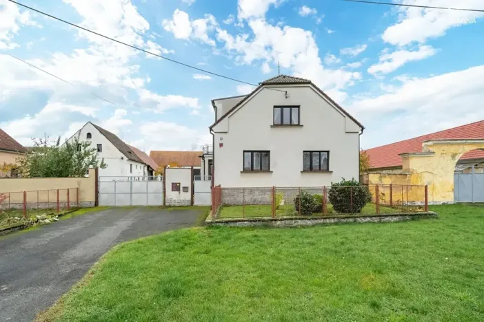 Prodej rodinného domu, Soběkury, 285 m2