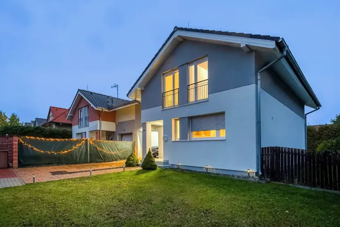 Prodej rodinného domu, Bašť, Kostelecká, 145 m2