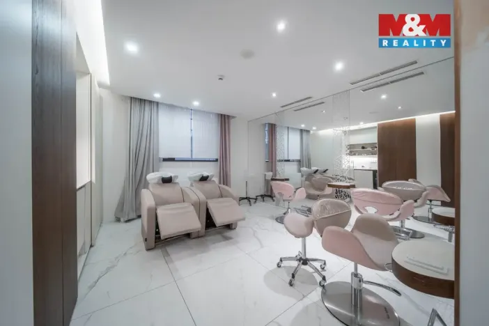 Pronájem obchodního prostoru, Praha - Staré Město, náměstí Curieových, 75 m2