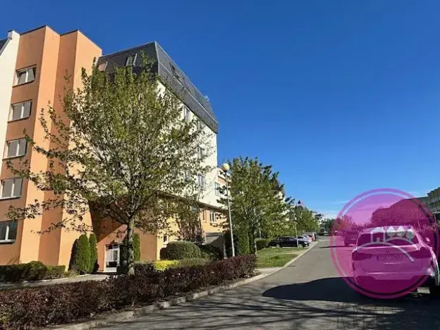 Pronájem garážového stání, Olomouc, Okružní, 13 m2