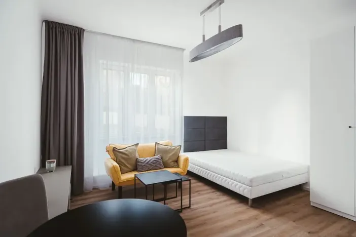 Pronájem bytu 1+kk, Praha - Strašnice, Petrovická, 23 m2