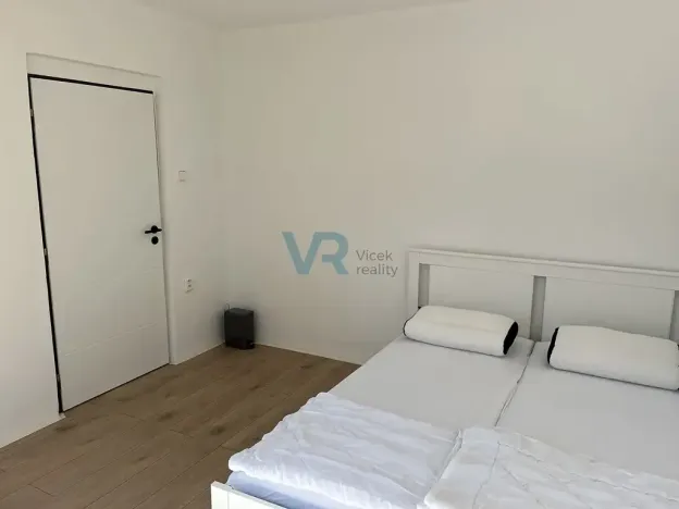 Prodej bytu 2+1, Trhové Sviny, Sídliště, 54 m2