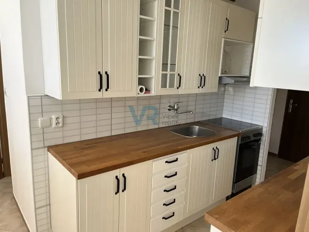 Prodej bytu 2+1, Trhové Sviny, Sídliště, 58 m2