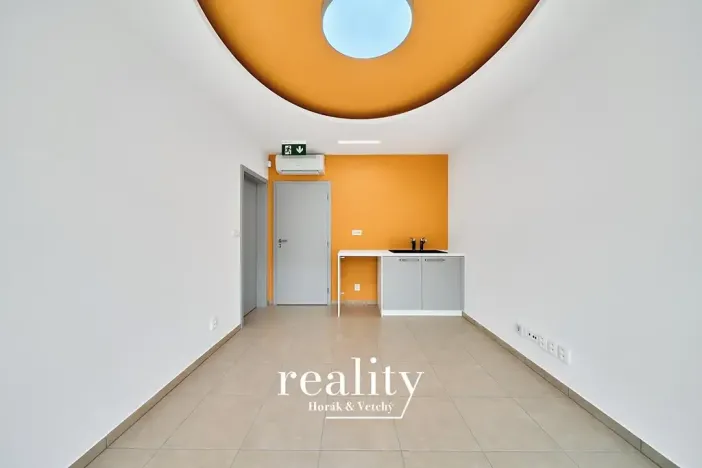 Pronájem kanceláře, Znojmo, Jarošova, 19 m2