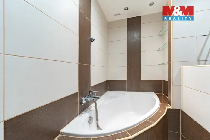 Prodej bytu 1+1, Aš, Vysoká, 36 m2