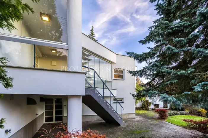 Prodej vily, Křižanov, Benešovo náměstí, 530 m2