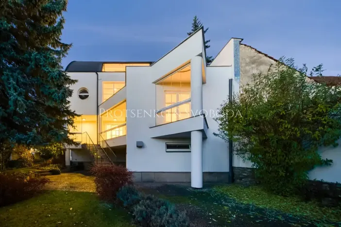 Prodej ordinace, Křižanov, Benešovo náměstí, 530 m2