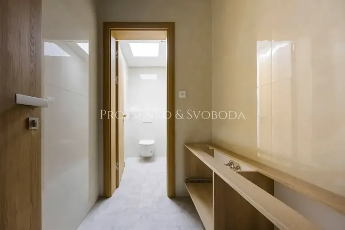 Pronájem kanceláře, Velká Bíteš, 270 m2