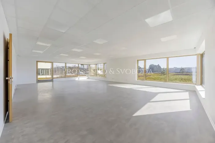 Pronájem kanceláře, Velká Bíteš, 937 m2
