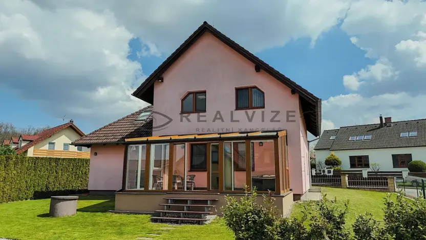 Prodej rodinného domu, Úsilné, 205 m2