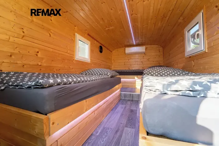 Prodej komerční nemovitosti, Chrášťany, 10917 m2