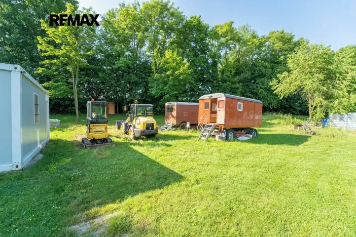 Prodej komerční nemovitosti, Chrášťany, 10917 m2