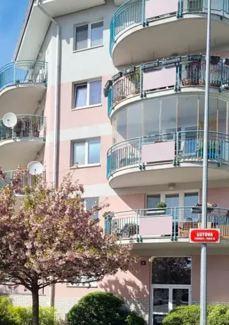 Pronájem garážového stání, Praha - Strašnice, Gutova, 20 m2