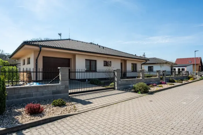 Prodej rodinného domu, Vyšehněvice, 167 m2