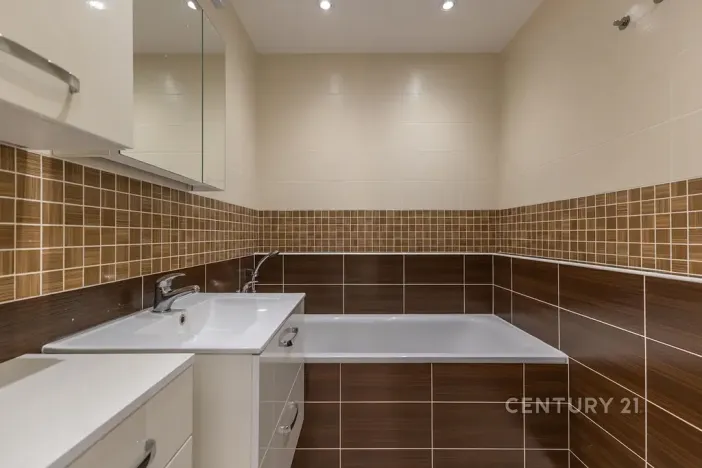 Pronájem bytu 3+kk, Praha - Záběhlice, Dunická, 66 m2