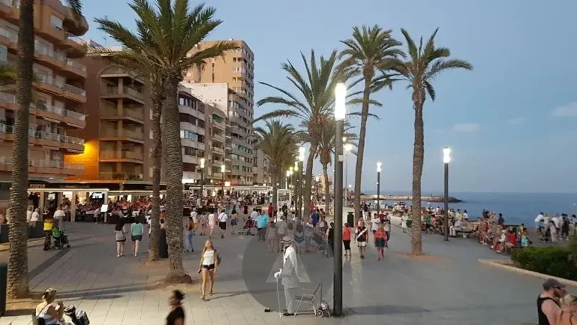 Prodej bytu 3+kk, Torrevieja, Španělsko, Calle Emil, 56 m2