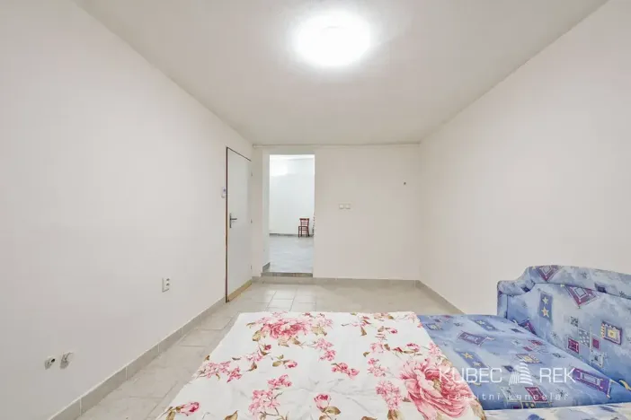 Prodej obchodního prostoru, Kamenice nad Lipou, Dobšova, 270 m2