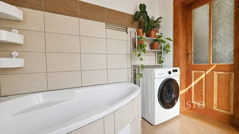 Prodej bytu 2+kk, Písek, Kollárova, 59 m2