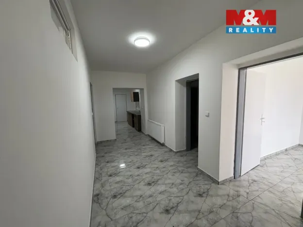 Pronájem bytu 3+kk, Bělá pod Bezdězem, Masarykovo náměstí, 80 m2