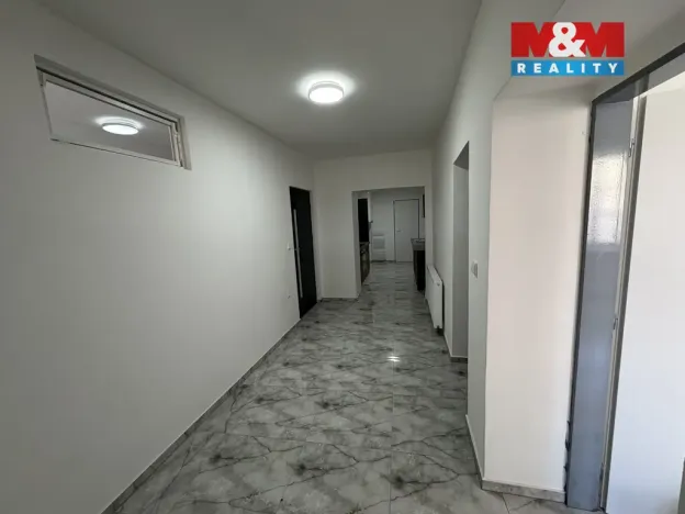 Pronájem bytu 3+kk, Bělá pod Bezdězem, Masarykovo náměstí, 80 m2