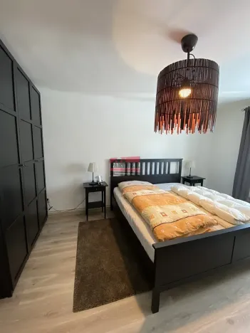 Pronájem bytu 4+1, Tábor, Husinecká, 107 m2