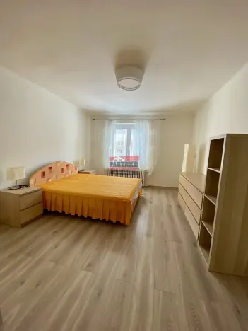 Pronájem bytu 4+1, Tábor, Husinecká, 107 m2