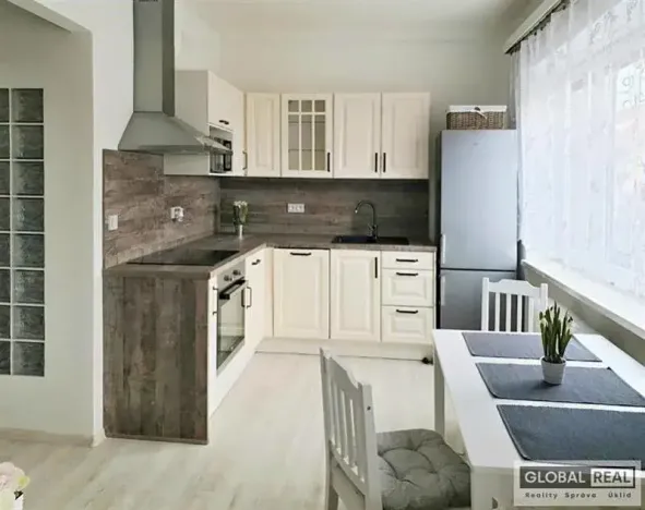 Pronájem bytu 2+1, Jihlava, Erbenova, 60 m2