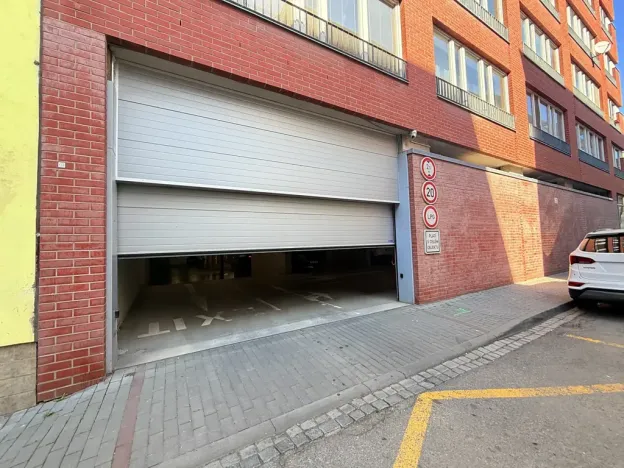 Prodej garážového stání, Brno, Spálená, 13 m2