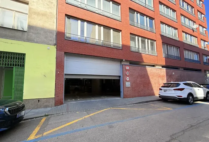 Prodej garážového stání, Brno, Spálená, 13 m2