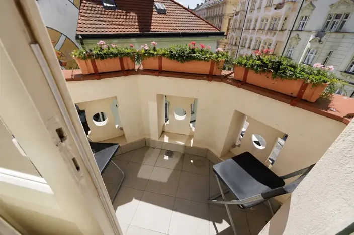 Pronájem bytu 2+1, Praha - Nové Město, Na Zderaze, 86 m2