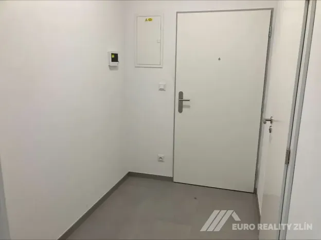 Pronájem bytu 1+kk, Zlín, Ševcovská, 37 m2