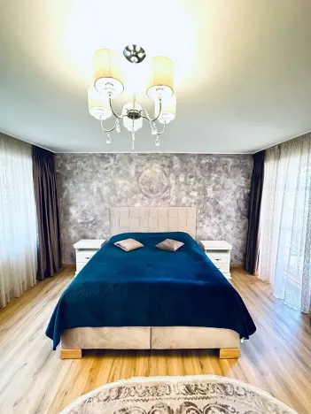 Prodej bytu 4+kk, Karlovy Vary, Zámecký vrch, 177 m2