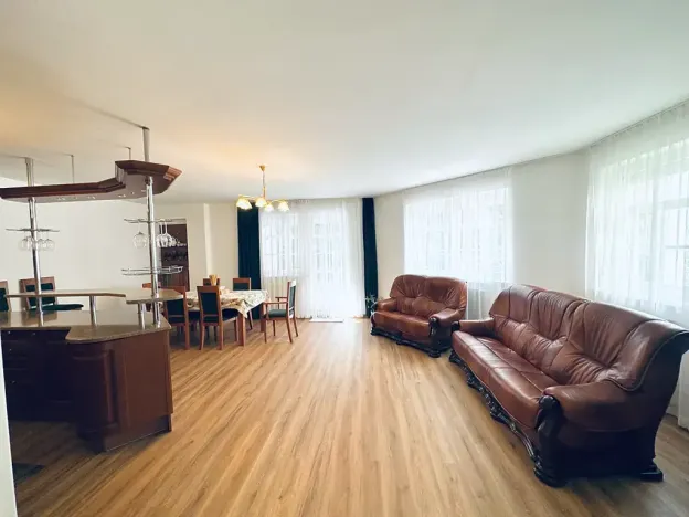 Prodej bytu 4+kk, Karlovy Vary, Zámecký vrch, 177 m2