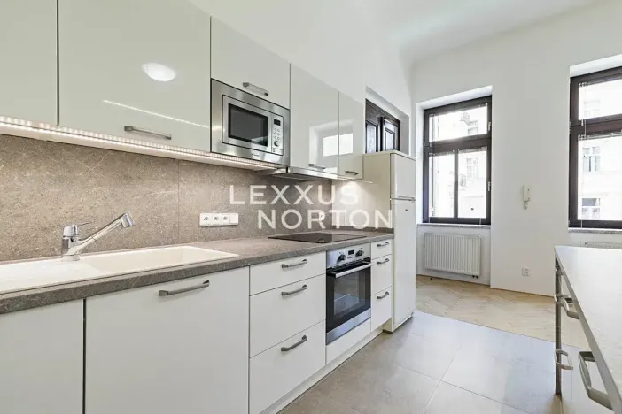 Pronájem bytu 2+kk, Praha - Nové Město, Štěpánská, 71 m2