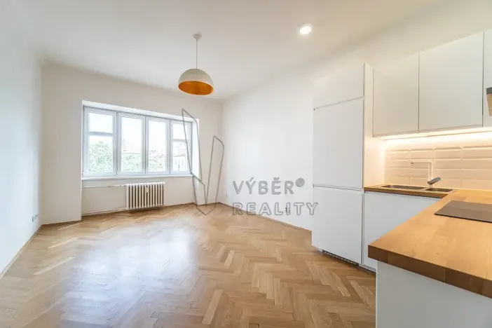 Pronájem bytu 1+kk, Praha - Smíchov, Nádražní, 28 m2