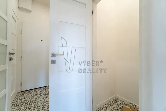 Pronájem bytu 1+kk, Praha - Smíchov, Nádražní, 28 m2