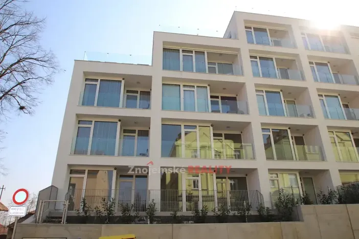 Pronájem bytu 2+kk, Znojmo, Jarošova, 45 m2