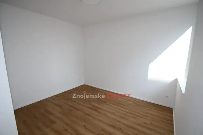 Pronájem bytu 2+kk, Znojmo, Jarošova, 45 m2