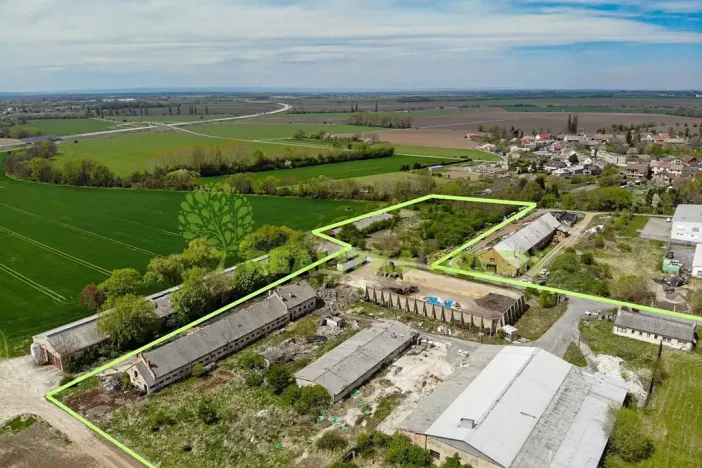 Prodej komerčního pozemku, Holešov, 27330 m2