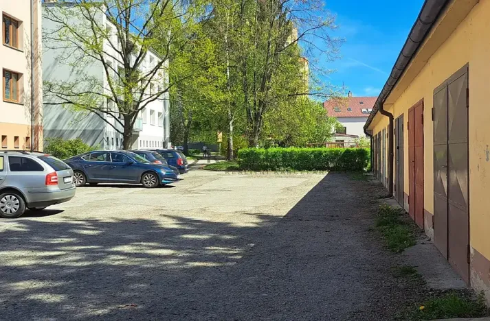 Pronájem garáže, České Budějovice, tř. Čsl. legií, 23 m2