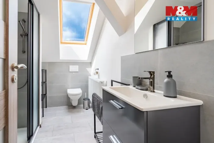 Pronájem atypického bytu, Hoštice, 60 m2