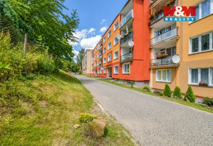 Pronájem bytu 1+1, Luby, Tovární, 38 m2