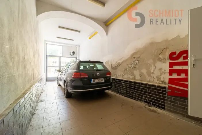 Prodej obchodního prostoru, Břeclav, 17. listopadu, 900 m2