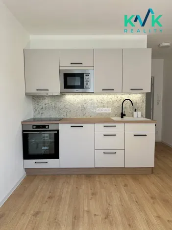 Prodej bytu 1+1, Karlovy Vary, Úvalská, 36 m2