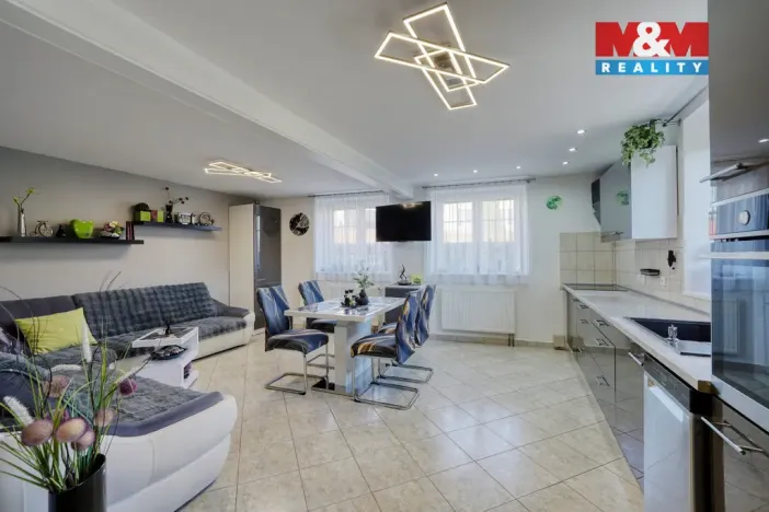 Prodej rodinného domu, Dolany, 225 m2