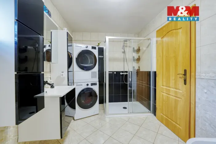 Prodej rodinného domu, Dolany, 225 m2