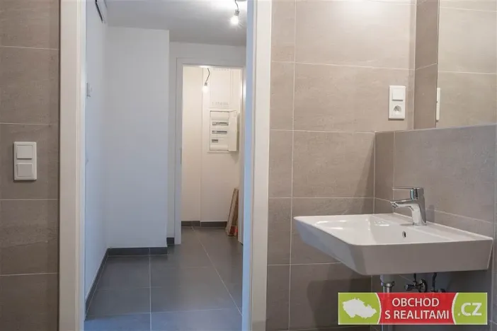 Pronájem bytu 2+kk, Praha, Hodkovická, 63 m2