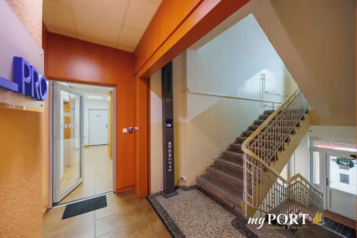 Prodej kanceláře, Nová Role, Tovární, 1088 m2