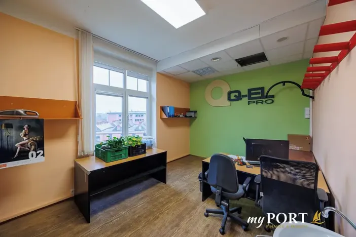 Prodej kanceláře, Nová Role, Tovární, 1088 m2